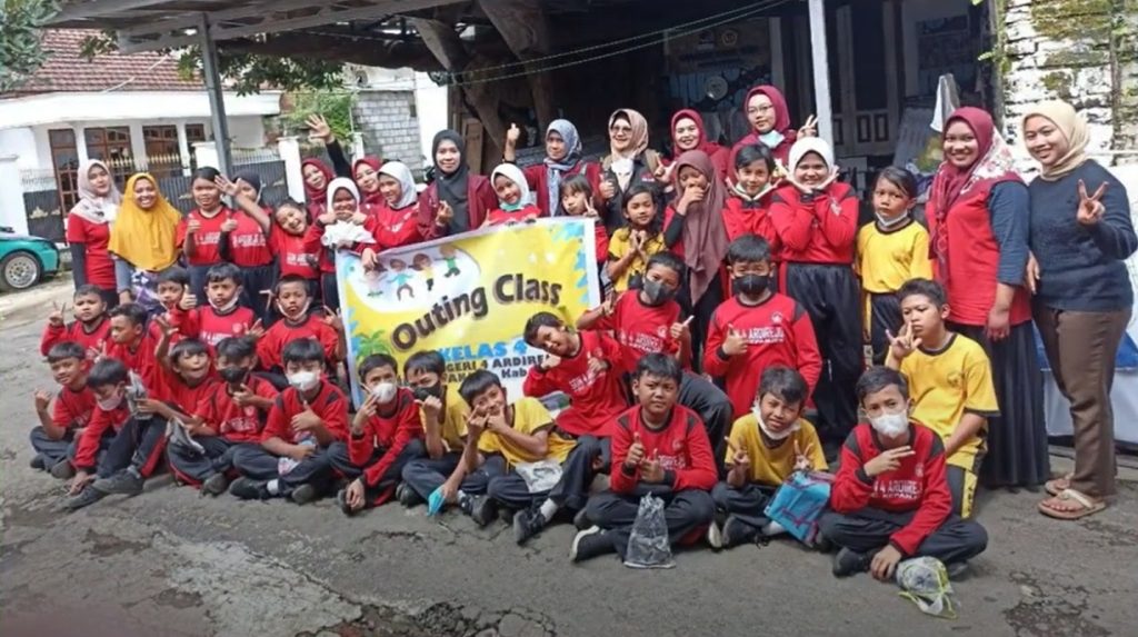 Outing Class of 4 SD Negeri 4 Ardirejo